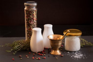 Tuz ve biber aksesuarları kavramı