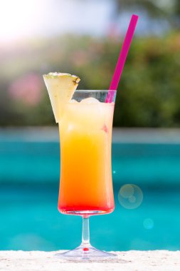 Cinderella cam çocuklar güneş ışığı bokeh ile kokteyl