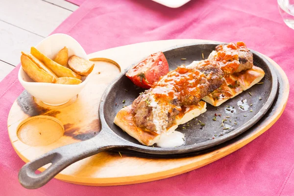 Traditional turkish meatballs — Stock Photo, Image