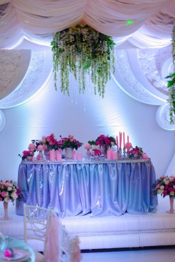 Gelin ve damat için tablo