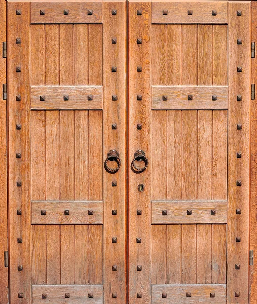 Ancient wooden door background — Stock Photo, Image