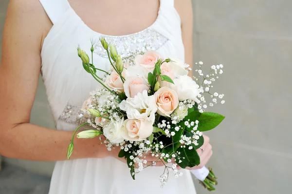 Wedding bouquet of the bride — Stock Photo, Image