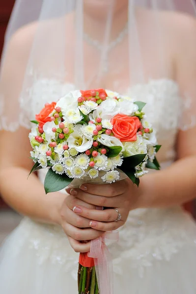 Buquê de casamento da noiva — Fotografia de Stock