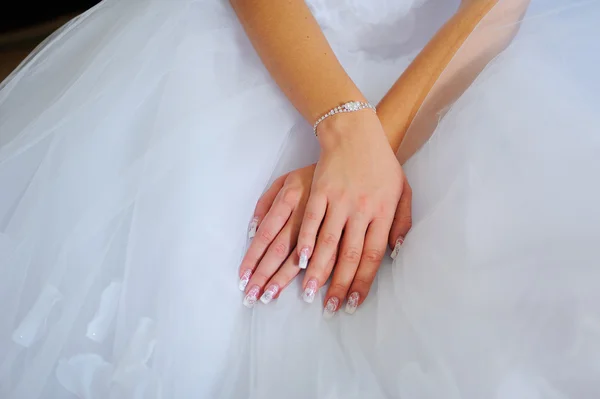 Hands of a bride — Stock Photo, Image