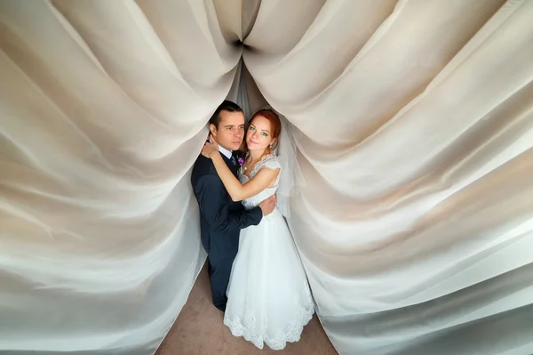 Portrait of groom and bride — Stock Photo, Image