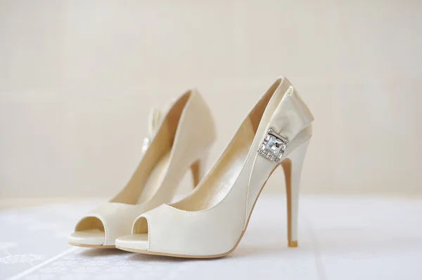 Beautiful Bride Wedding Shoes Stock Photo by ©alesealesphoto 662520492