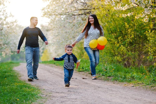 Family fun outdoors — Stock Photo, Image