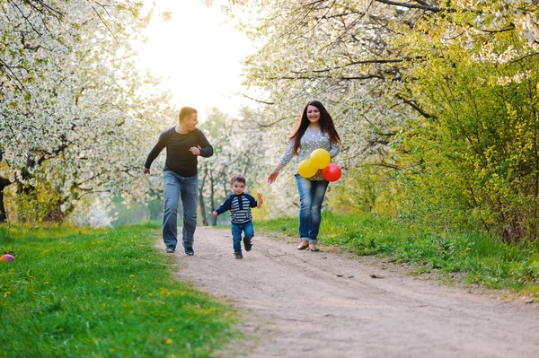 Family fun outdoors — Stock Photo, Image