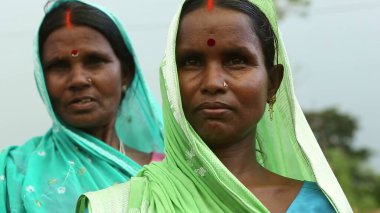 Ranchi, Jharkhand, Hindistan - 22 Haziran 2021: Hintli yaşlı kadınların portresi 