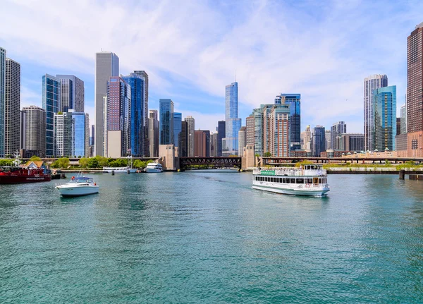 Río Chicago y Skyline — Foto de Stock