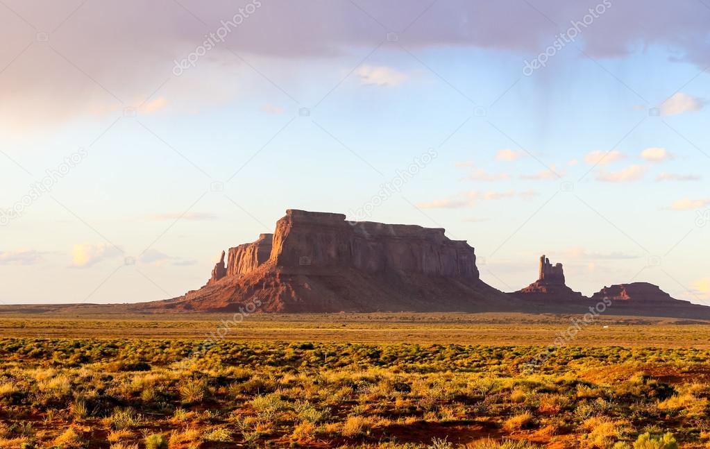 Eagle Mesa in Monument Valley