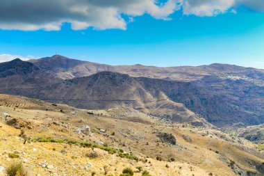 Kedros dağlar görünümü
