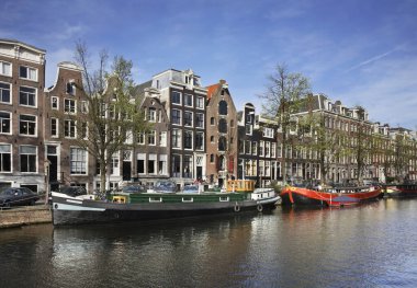 Amsterdam 'daki kanal. Hollanda