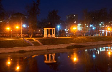 Oryol (Orel) 'daki Orlik Nehri' nin kıyısında. Rusya