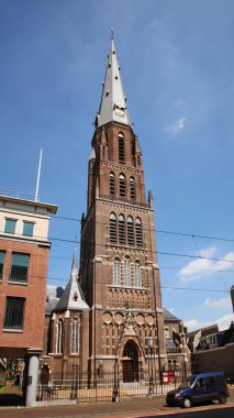 Lahey 'deki St. James Greater Kilisesi (Parochiekerk van de Heilige Jacobus de Meerdere) (Den Haag). Güney Hollanda. Hollanda