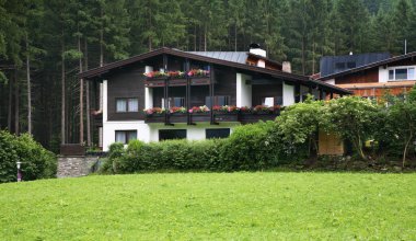 Mayrhofen manzarası. Valley Zillertal 'da. Tirol. Avusturya