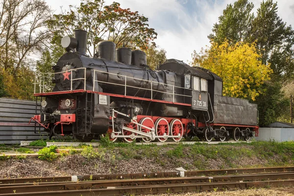 Régi Gőzmozdony Tver Vasútállomáson Oroszország — Stock Fotó