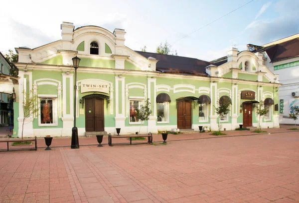 Rua Tryokhsvyatskaya Tver Rússia — Fotografia de Stock