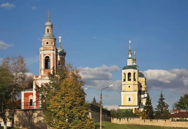 聖母マリア教会とセルプホフの赤 大聖堂 山の聖エリヤ預言者教会 モスクワ大爆発 ロシア — ストック写真