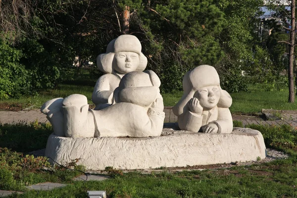 Escultura Decorativa Avenida Bukhar Zhyrau Karaganda Cazaquistão — Fotografia de Stock