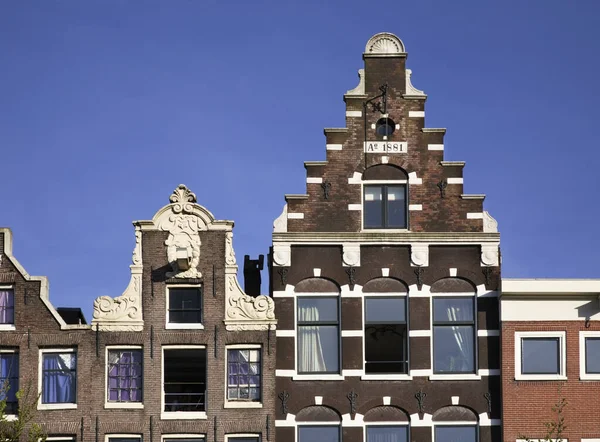 Amsterdam 'daki eski binanın bir parçası. Hollanda