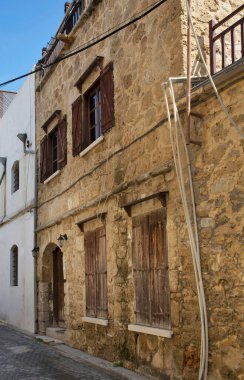 Kyrenia 'nın tarihi bölgesinde eski bir cadde. Kıbrıs