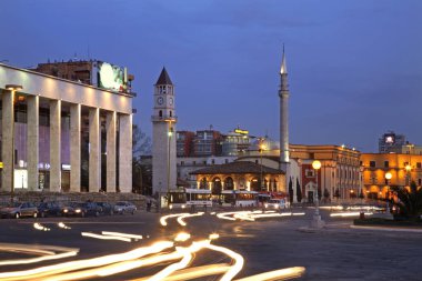 Tiran 'daki Skanderbeg Meydanı. Arnavutluk