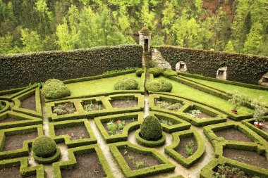 Pieskowa Skala (Küçük Köpek Kayası) şatosu Ojcow Ulusal Parkı 'nda. Polonya