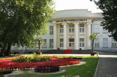 Inowroclaw 'daki Park Solankowy' de Doğa Enstitüsü (Zaklad Przyrodoleczniczy). Polonya