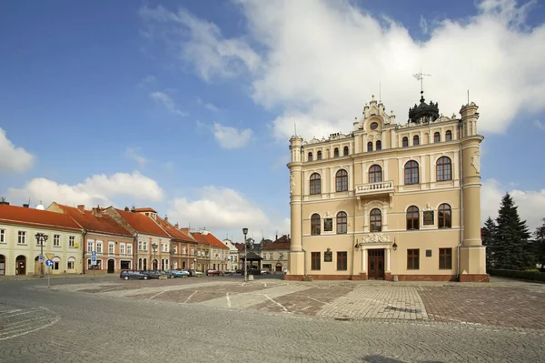 Jaroslaw市集广场的市政厅波兰 — 图库照片