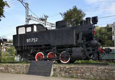 1 numaralı perma tren istasyonunda lokomotif. Rusya