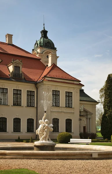 Παλάτι Zamoyski Στην Kozlowka Κομητεία Λούμπαρτοου Λούμπλιν Βοεβοδάτο Πολωνία — Φωτογραφία Αρχείου