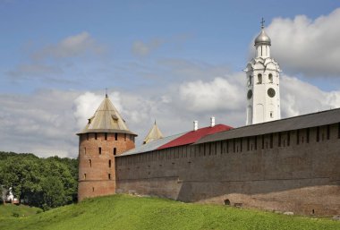 Novgorod 'daki Metropolitan ve Saat Kulesi (Veliky Novgorod). Rusya