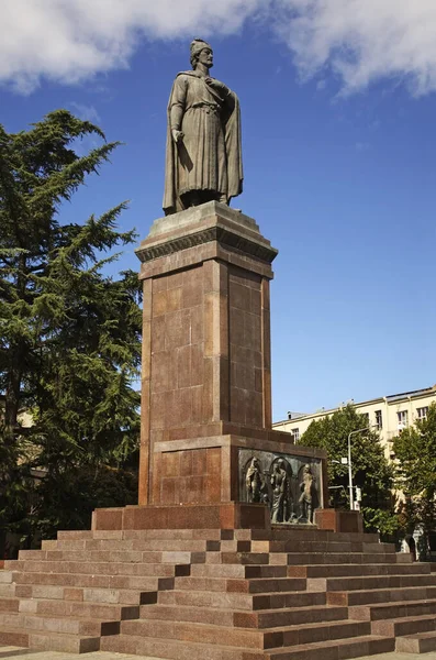 Μνημείο Ρουσταβέλι Στην Πλατεία Ρουσταβέλη Στην Τιφλίδα Γεωργία — Φωτογραφία Αρχείου