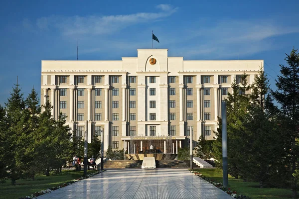Akimat Karaganda Daki Independence Meydanı Nda Belediye Binası Kazakistan — Stok fotoğraf