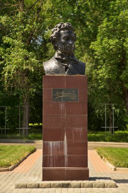 Torzhok 'taki Alexander Puşkin anıtı. Tver bölgesi. Rusya