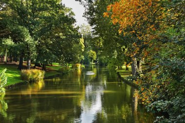 Bruges 'deki kanal. Flanders. Belçika