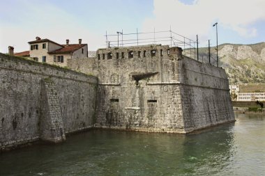 Kotor 'daki şehir duvarları. Karadağ