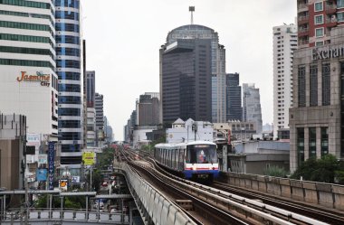Bangkok Toplu Taşımacılık Sistemi - BTS (Skytrain) Bangkok 'ta. Tayland Krallığı