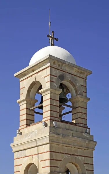 Καμπαναριό Της Εκκλησίας Του Αγίου Γεωργίου Στον Λυκαβηττό Στην Αθήνα — Φωτογραφία Αρχείου