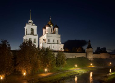 Pskov 'daki Krom (Kremlin) Trinity Katedrali. Rusya