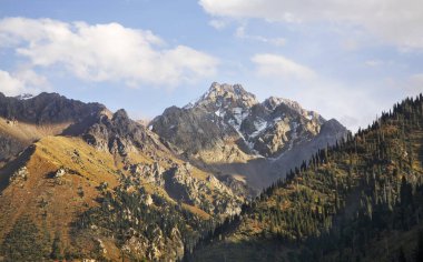 Medeo Vadisi manzarası. Kazakistan 