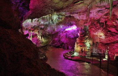 Prometheus (Kumistavi) mağarası Tskaltubo ve Kutaisi yakınlarında. Imereti bölgesi. Georgia