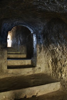 Old Orhei 'deki mağara manastırı. Moldova