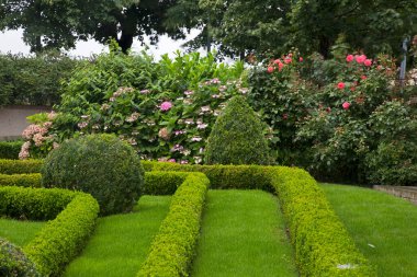 Prag 'da Four Seasons Oteli yakınlarında bir bahçe. Çek Cumhuriyeti