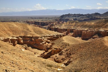 Ulusal Park Sharyn Kanyonu (Kaleler Vadisi). Kazakistan