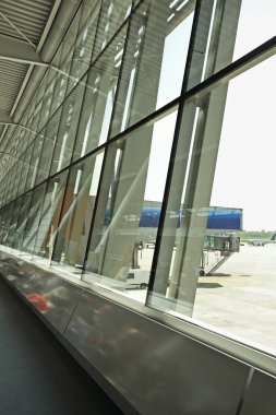 Varşova Chopin Havaalanı 'nın uluslararası terminali. Polonya