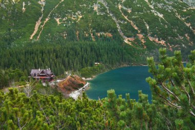 Zakopane yakınlarında deniz gözü (Morskie Oko) gölü. Polonya