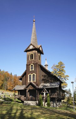 Tatranska Javorina köyündeki St. Anne Kilisesi manzarası. Poprad bölgesi. Slovakya