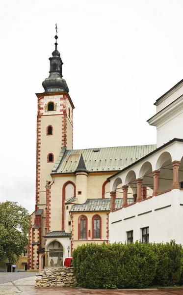 Εκκλησία Της Κοιμήσεως Της Θεοτόκου Στην Banska Bystrica Σλοβακία — Φωτογραφία Αρχείου